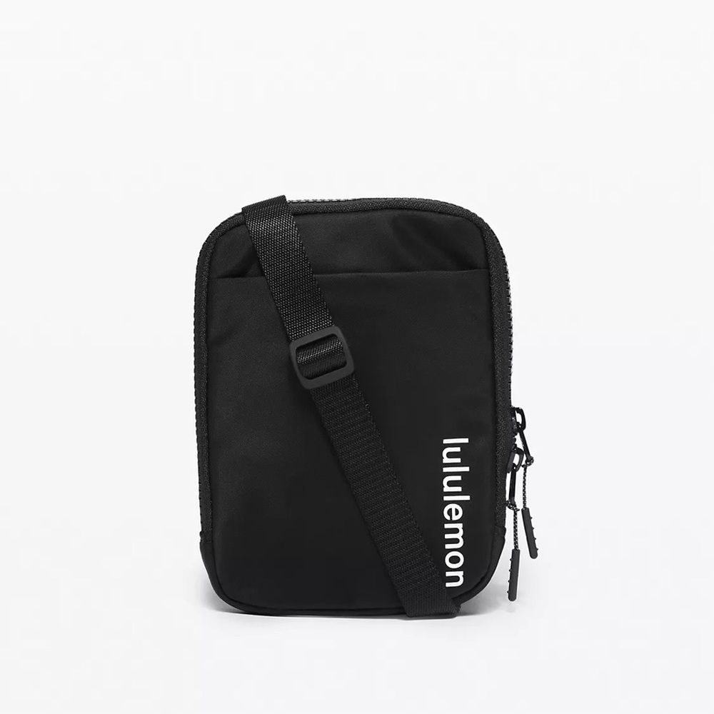 lululemon easy access crossbody bag // NWT black